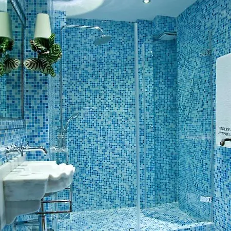 Heirloom Aparthotel *