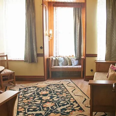 Heirloom Aparthotel *